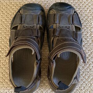 CROCS Men’s ' Brown Hook-and-Loop Outdoor Sandal - size 9